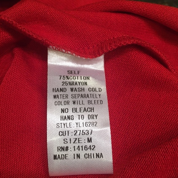 Top with Accent Pocket & Split in Back 🆕 - Picture 4 of 4